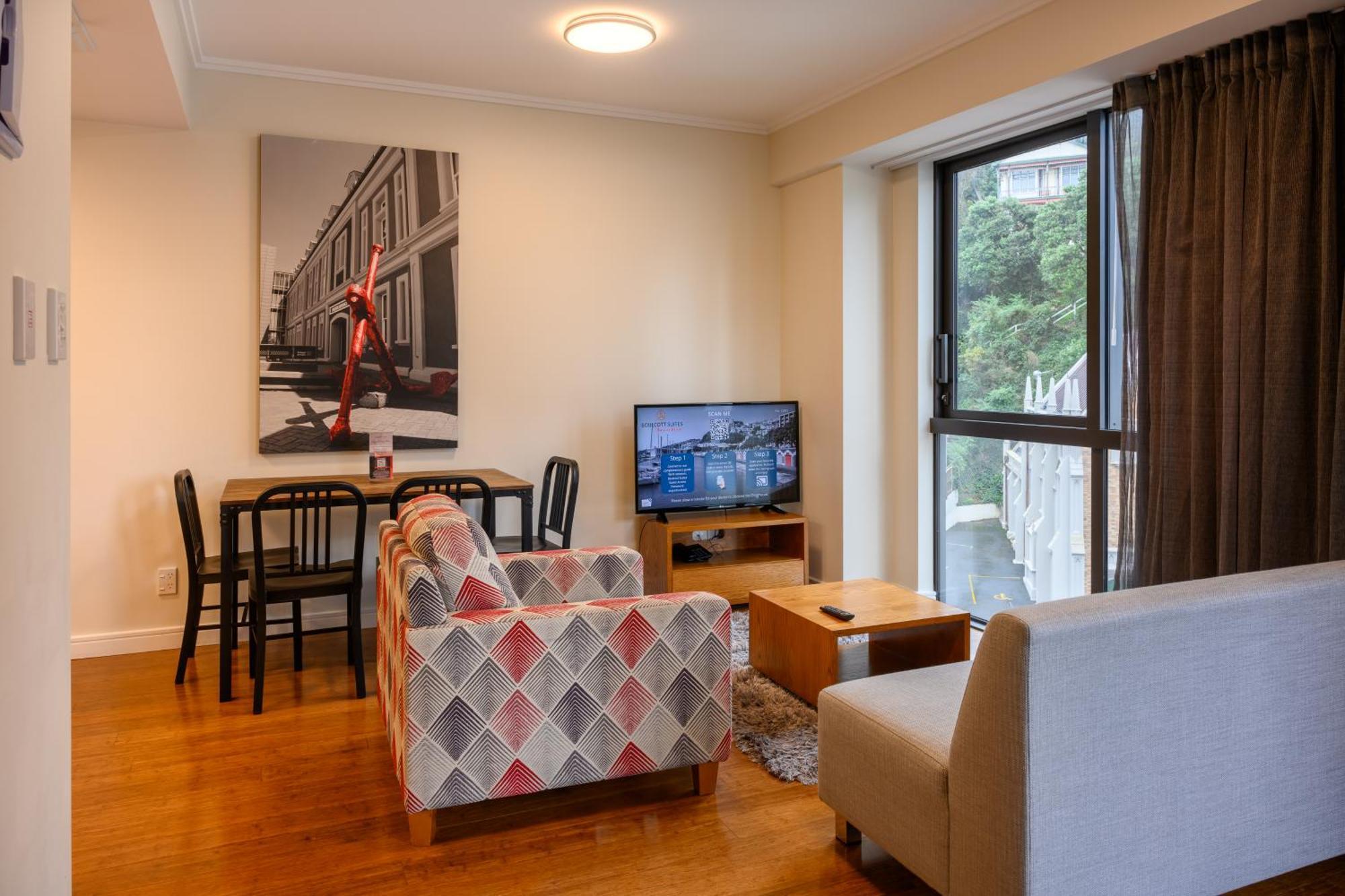 Boulcott Suites Wellington Exterior foto A living room in a serviced apartment in Hong Kong