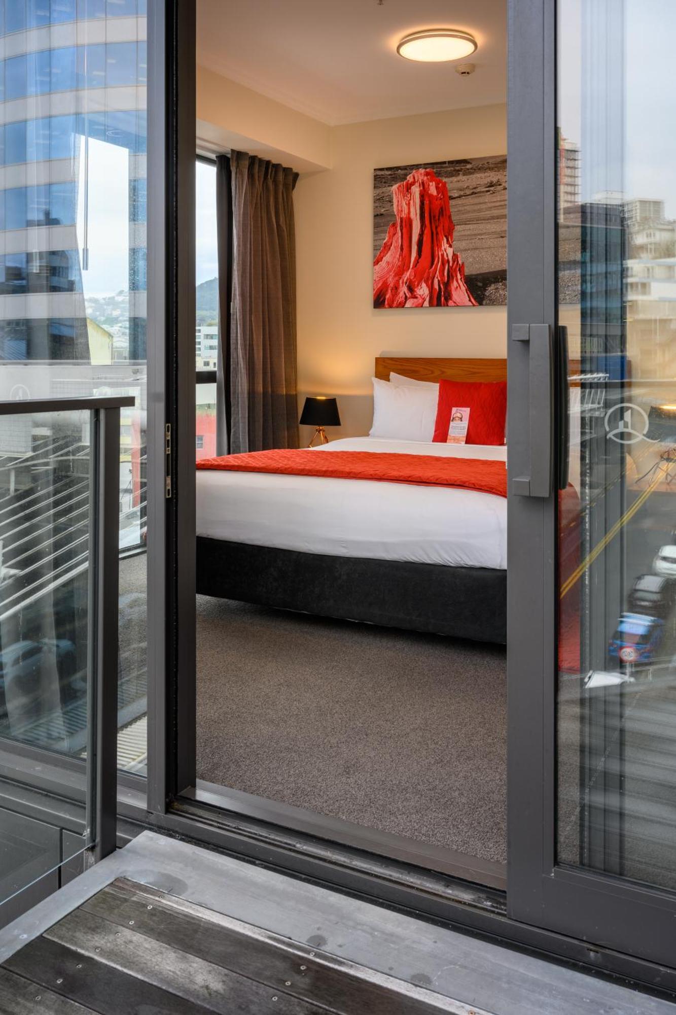 Boulcott Suites Wellington Exterior foto A typical room at the hotel