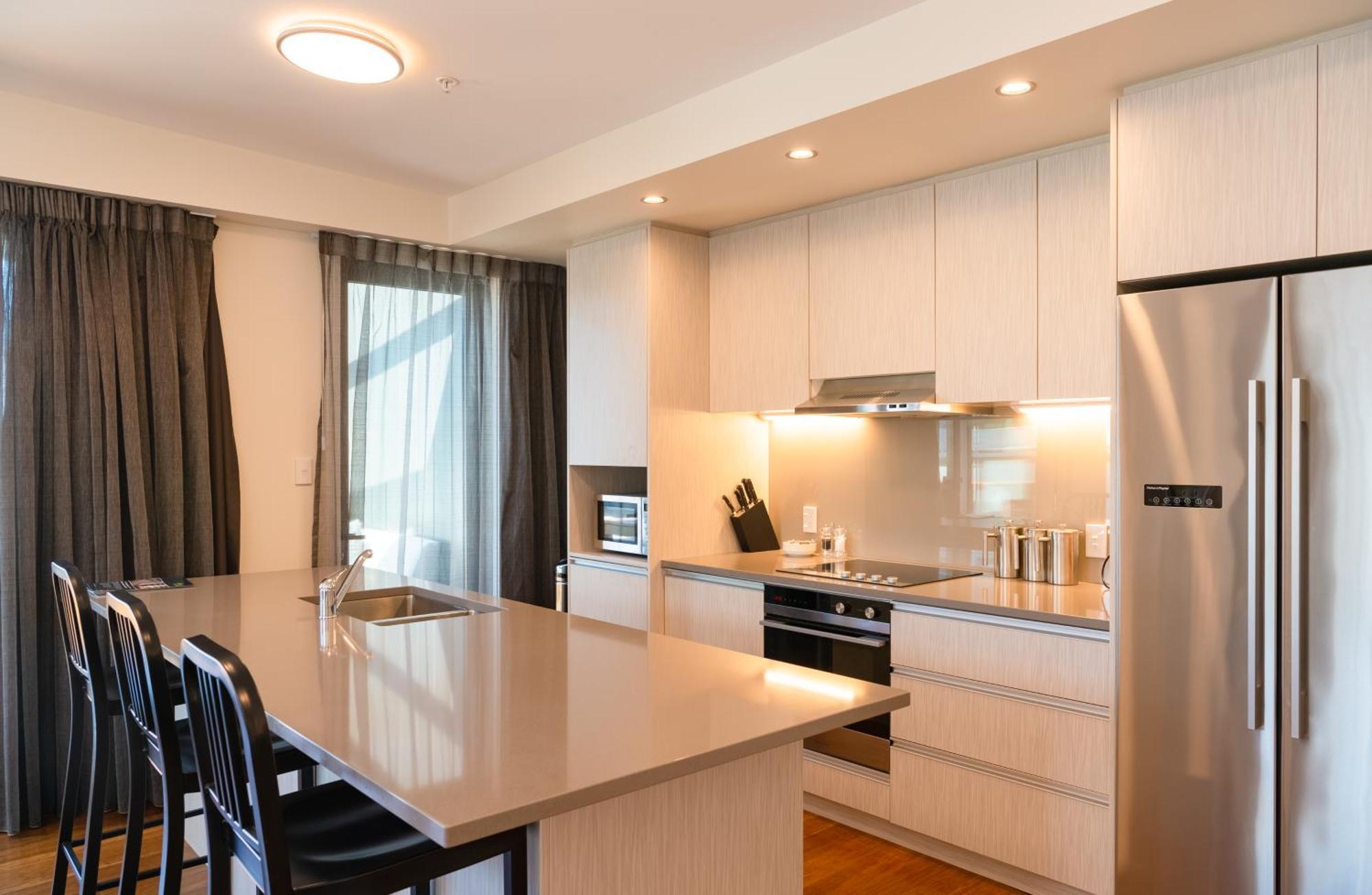 Boulcott Suites Wellington Exterior foto A kitchen in a student apartment at the University of Auckland