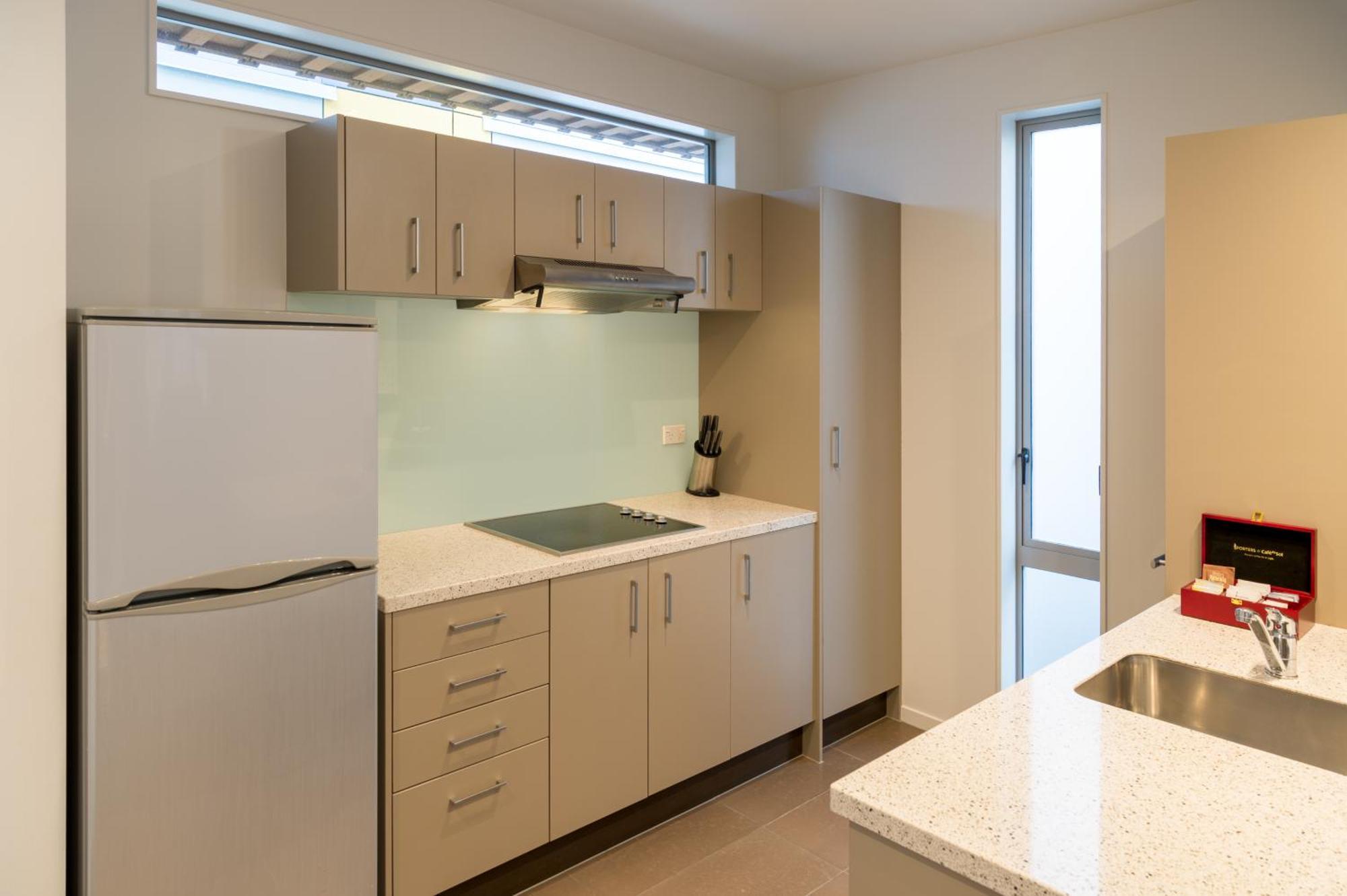 Boulcott Suites Wellington Exterior foto A typical kitchen in a student apartment