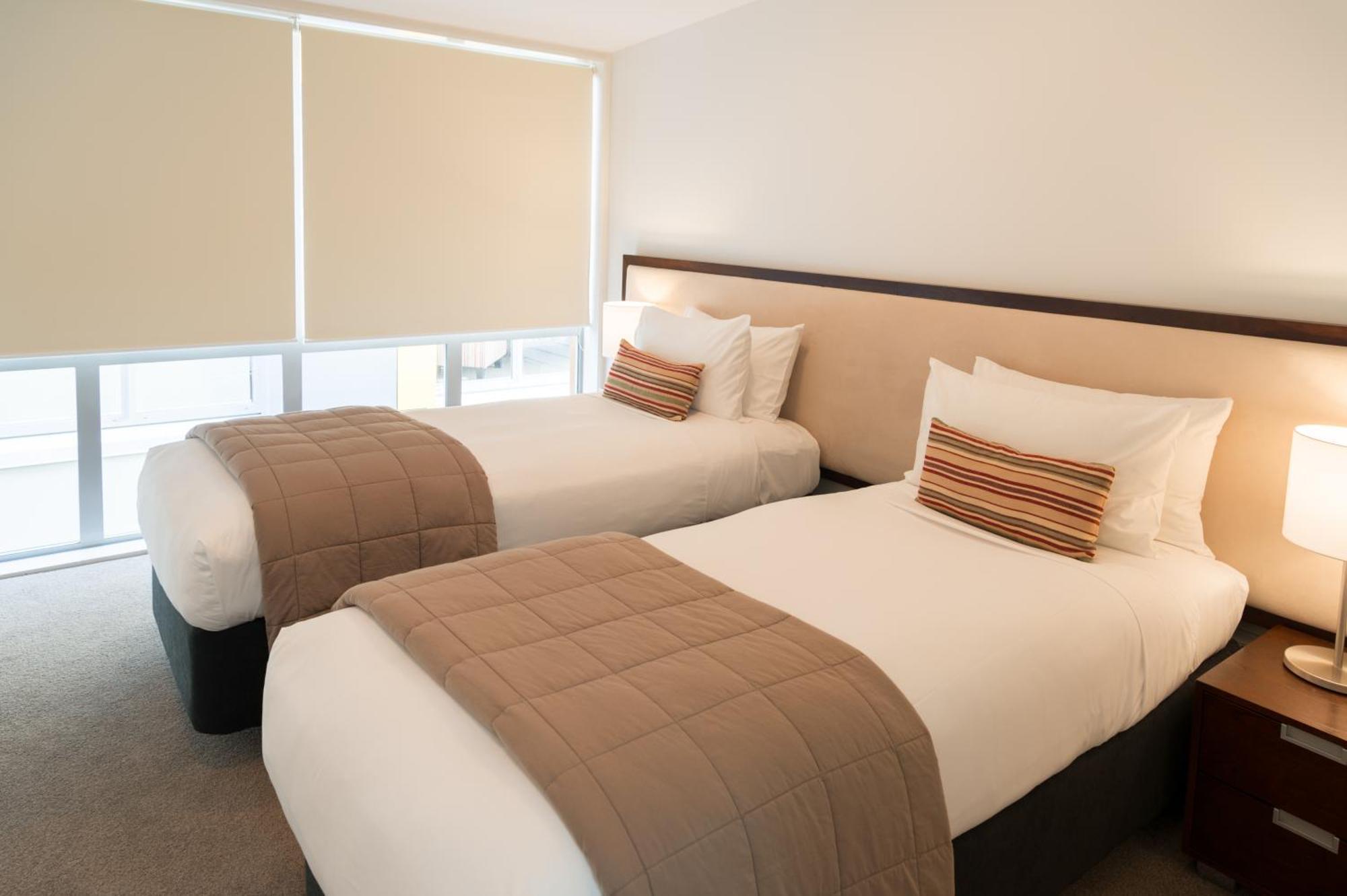 Boulcott Suites Wellington Exterior foto A typical bedroom at the hotel