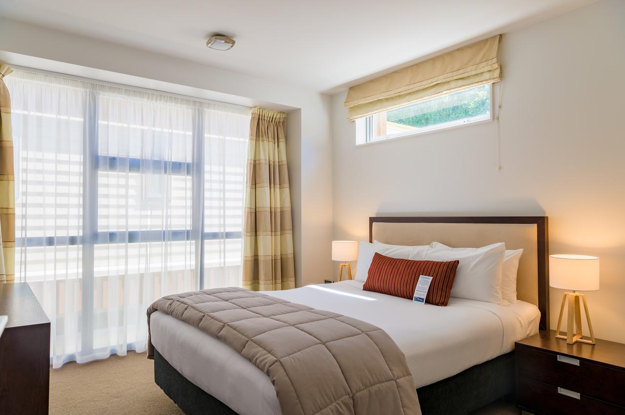 Boulcott Suites Wellington Exterior foto A bedroom at the hotel